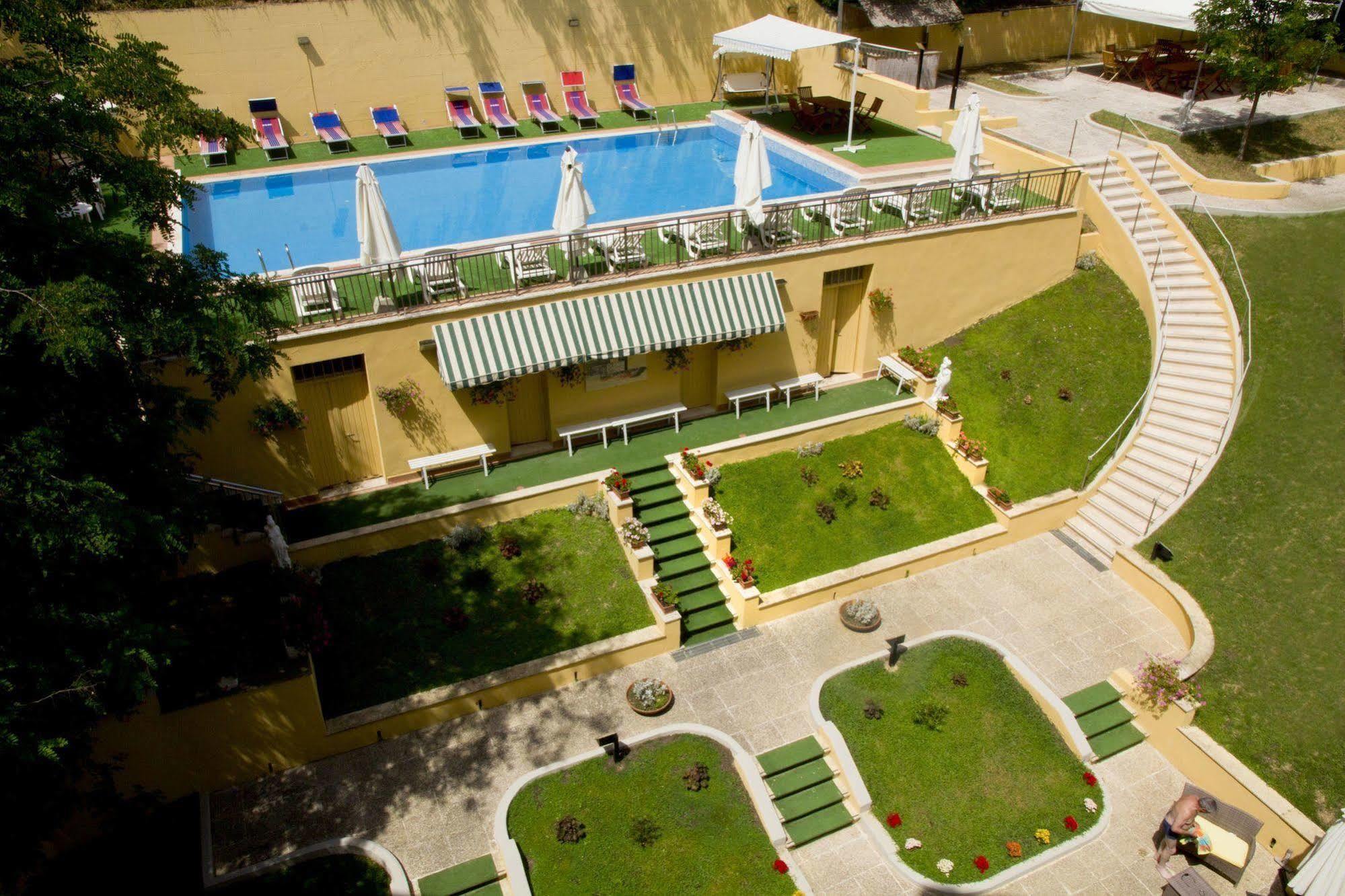 Hotel Alexander Palme Chianciano Terme Extérieur photo